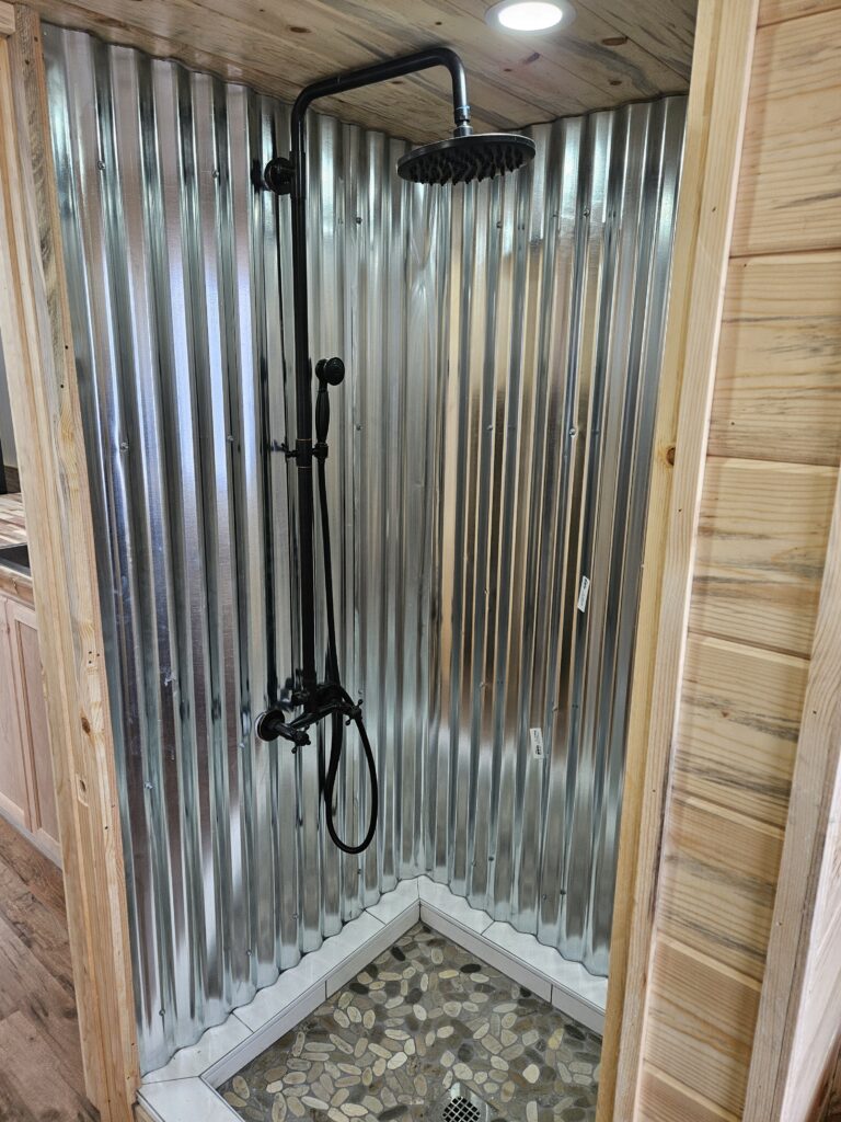 Tiny homes 1000003002